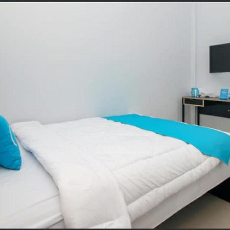 Khalisa Home Syariah Понтианак Екстериор снимка
