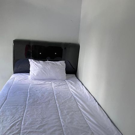 Khalisa Home Syariah Понтианак Екстериор снимка