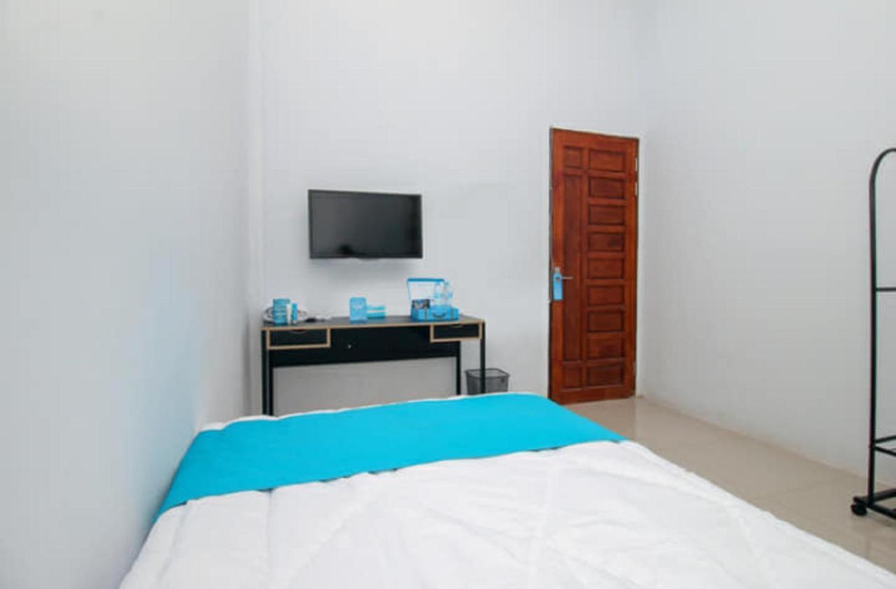 Khalisa Home Syariah Понтианак Екстериор снимка