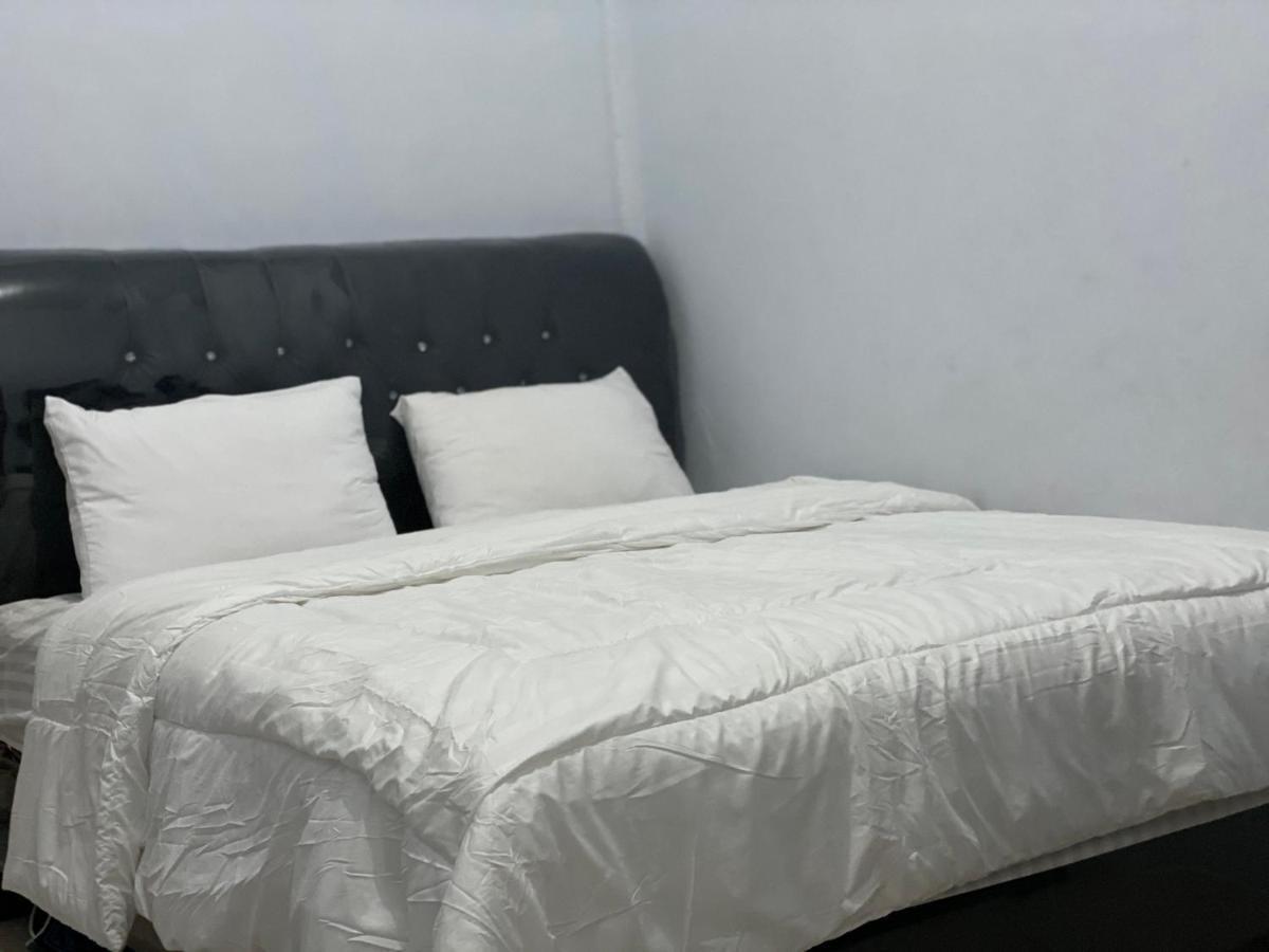 Khalisa Home Syariah Понтианак Екстериор снимка