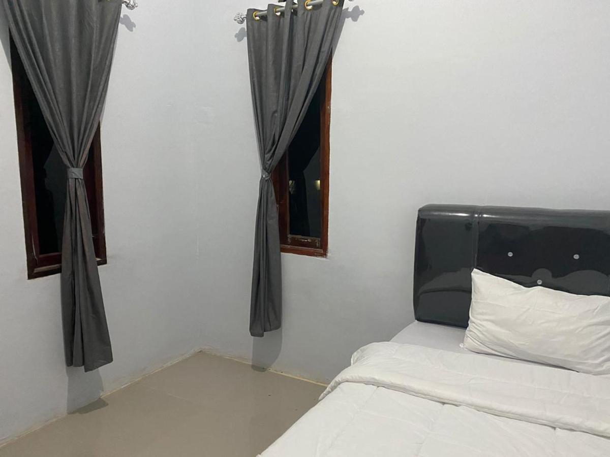 Khalisa Home Syariah Понтианак Екстериор снимка
