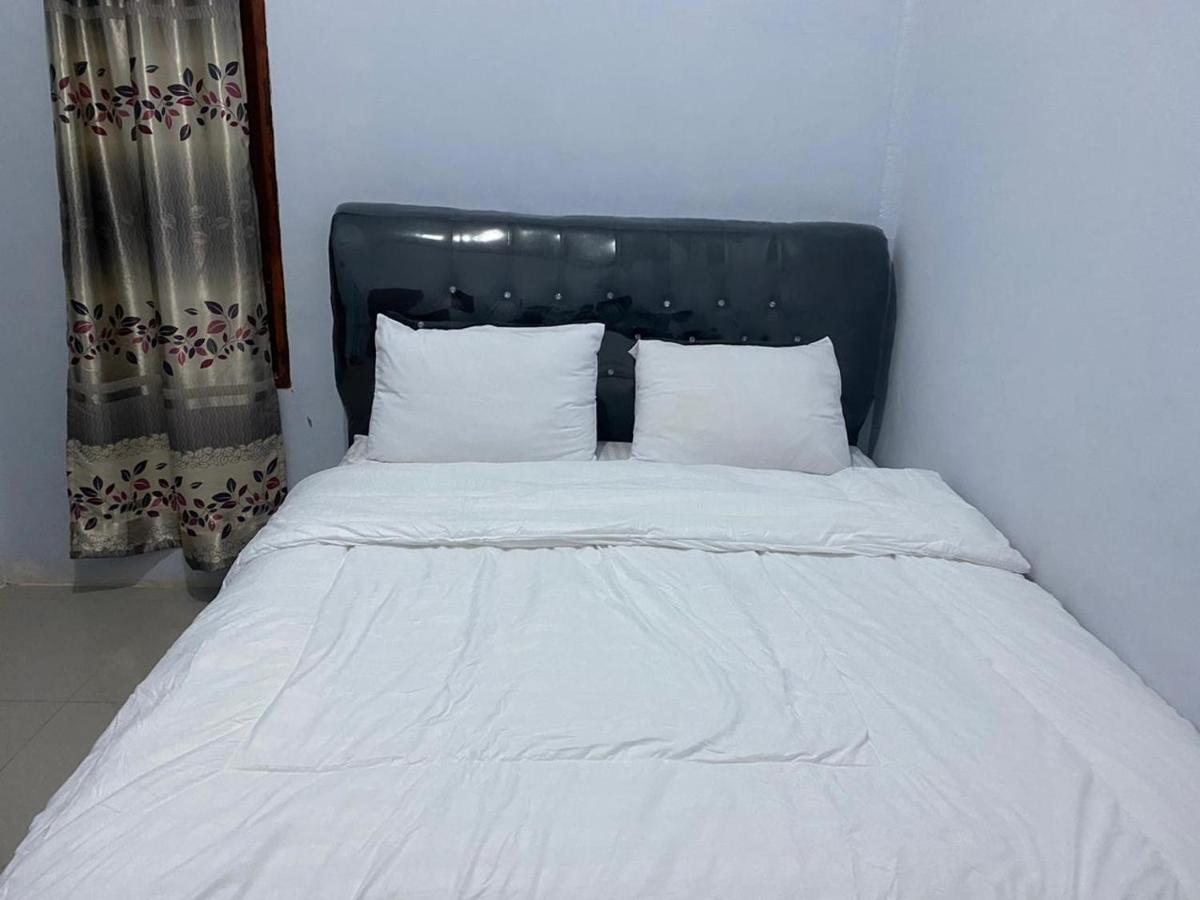 Khalisa Home Syariah Понтианак Екстериор снимка