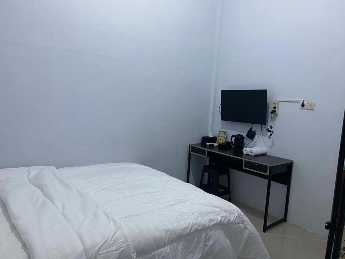 Khalisa Home Syariah Понтианак Екстериор снимка