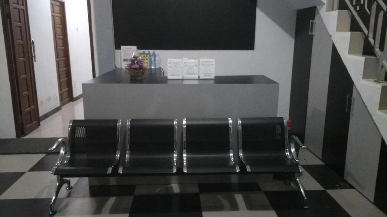 Khalisa Home Syariah Понтианак Екстериор снимка
