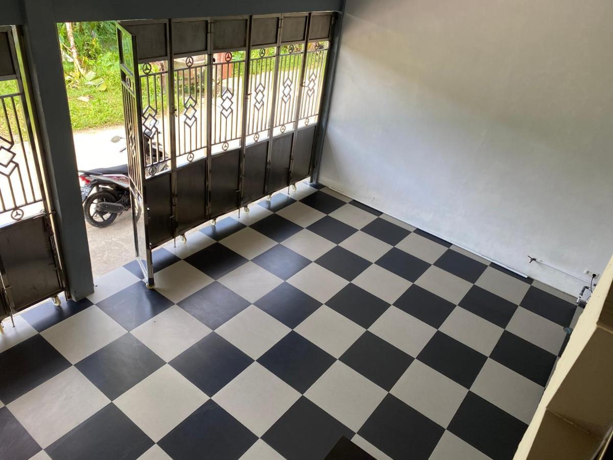 Khalisa Home Syariah Понтианак Екстериор снимка