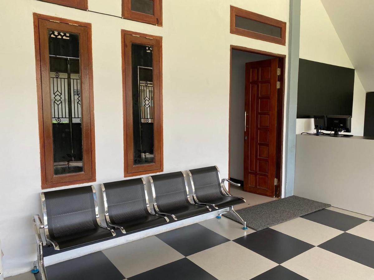 Khalisa Home Syariah Понтианак Екстериор снимка